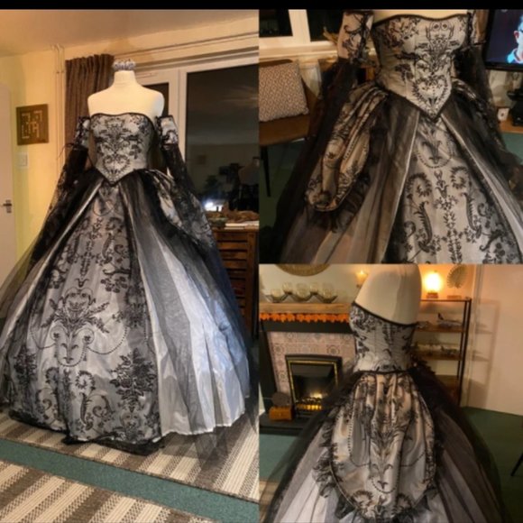 Gothic Ballgown - Picture 1 of 3